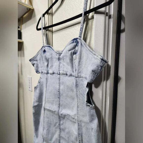 BLANKNYC Women's Mini Denim Dress with Cut Out Detail Sz Large Festival Bohemian - Picture 5 of 9